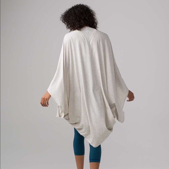 NWT Lululemon Sage Scarf Wrap - Picture 2 of 8